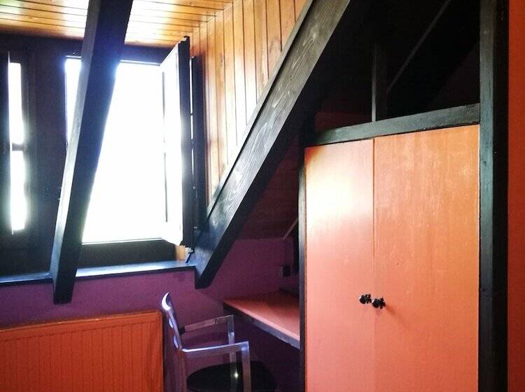 带共用浴室的标准房间, Alberg Les Daines