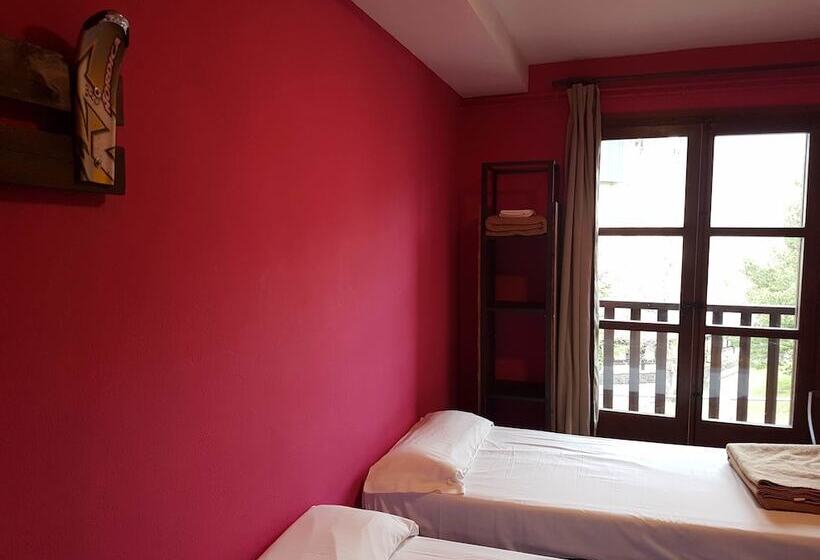 带共用浴室的标准房间, Alberg Les Daines