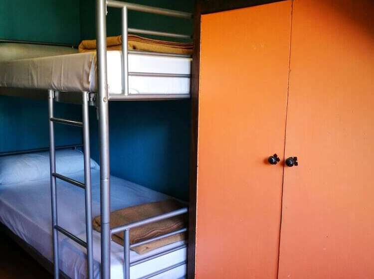 标准四人间共用浴室, Alberg Les Daines