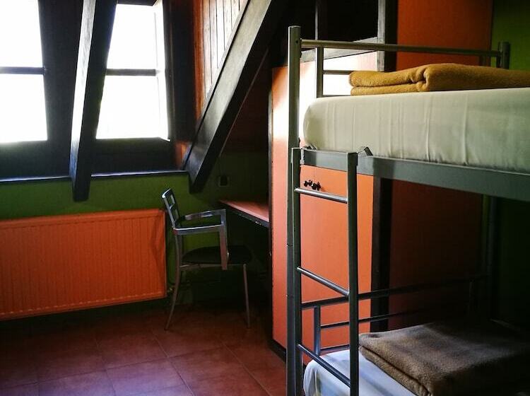 标准四人间共用浴室, Alberg Les Daines