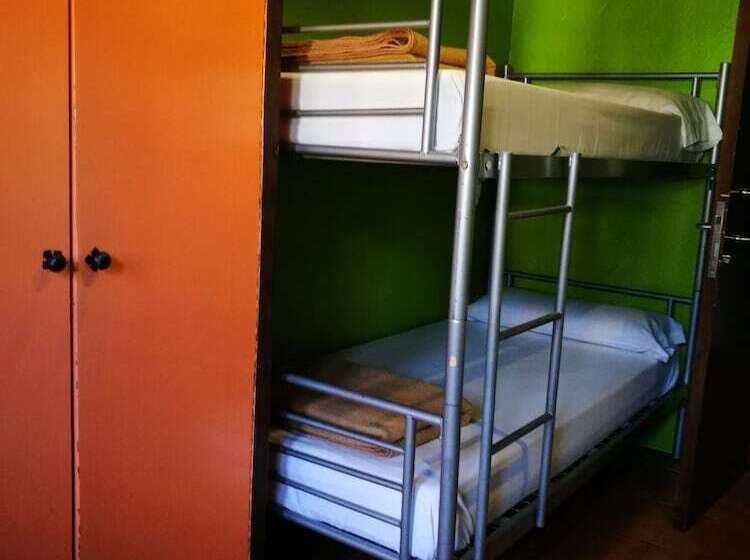 标准四人间共用浴室, Alberg Les Daines