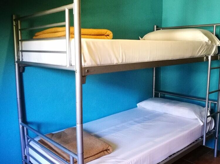 标准四人间共用浴室, Alberg Les Daines