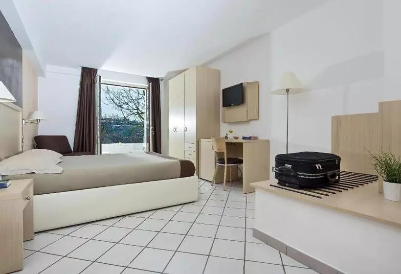 ファミリールーム, De Maria House