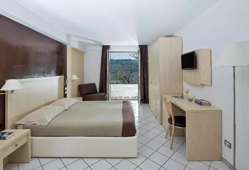 ファミリールーム, De Maria House