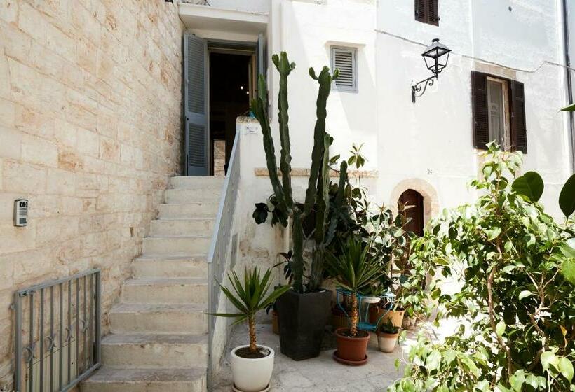 １ベッドルームアパートメント, Dei Serafini