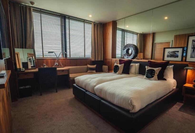 غرفة قياسية, Aviator