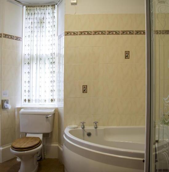 标准间, Cluny Bank