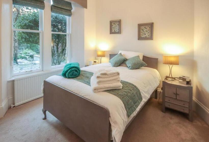 标准间, Cluny Bank