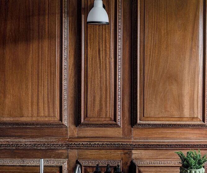 Номер Стандарт, Cowley Manor Experimental