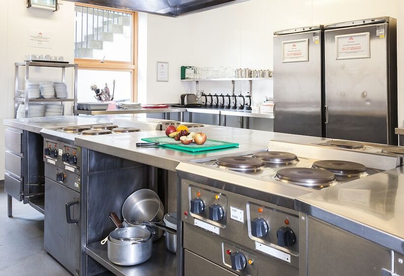 חדר סטנדרט לארבעה, Edinburgh Central Accommodation