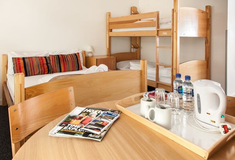 חדר סטנדרט לארבעה, Edinburgh Central Accommodation