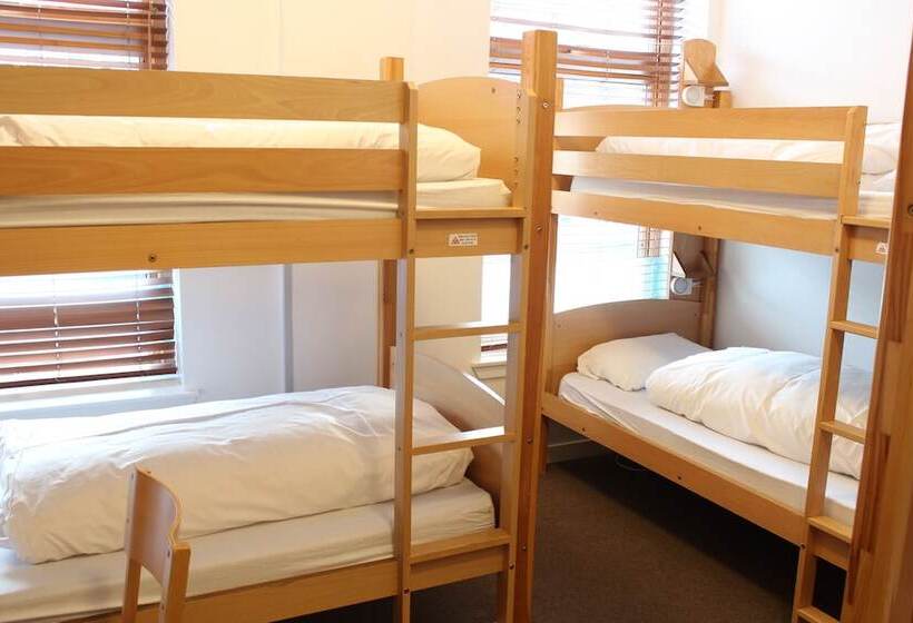 חדר סטנדרט לארבעה, Edinburgh Central Accommodation