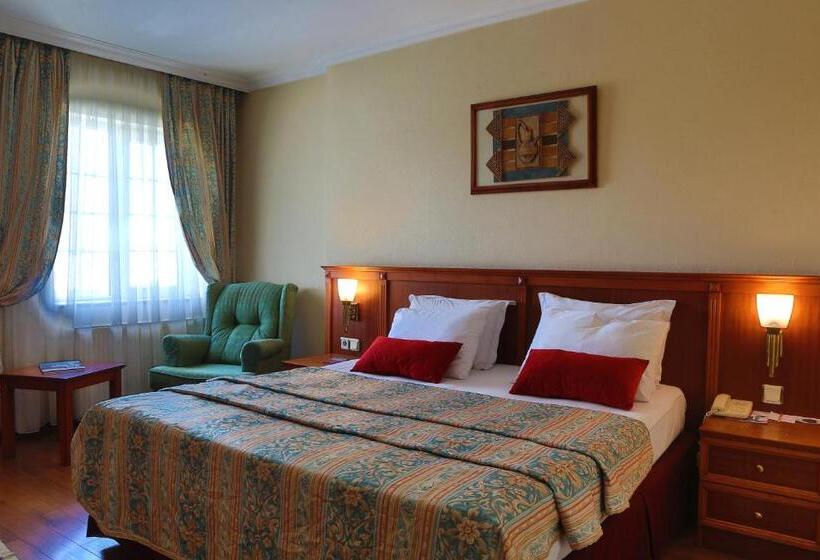 Quarto standard, Elit Palas