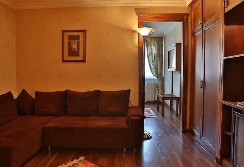 سوییت, Elit Palas