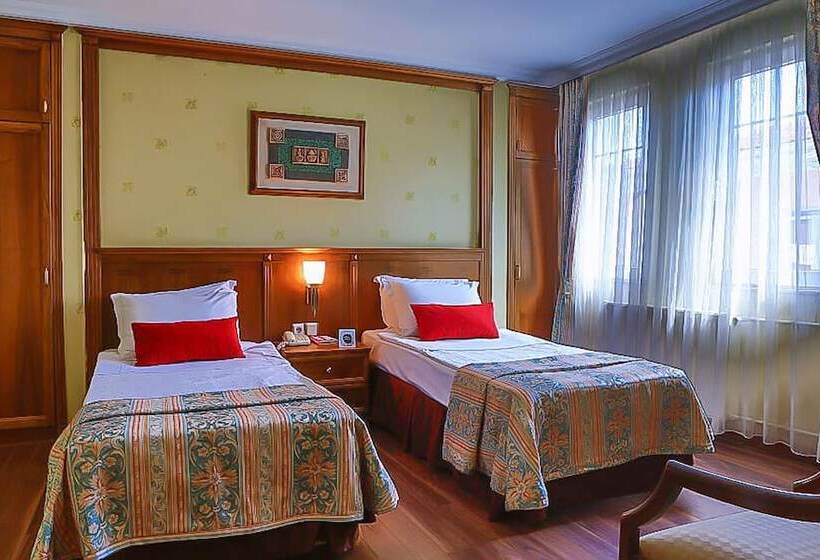 Quarto standard, Elit Palas