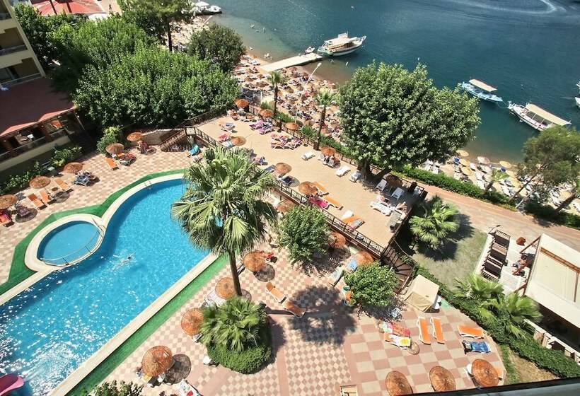 패밀리 룸, Golmar Beach