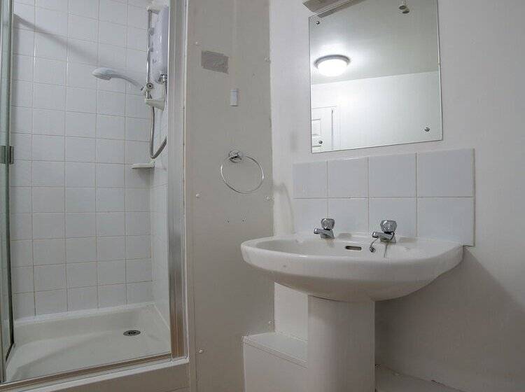 غرفة قياسية ثلاثية, George Hotel, Burslem, Stoke On Trent