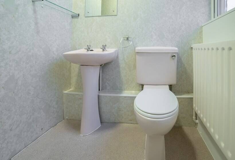 غرفة قياسية ثلاثية, George Hotel, Burslem, Stoke On Trent