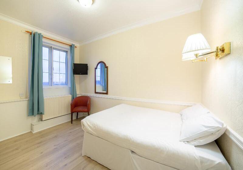 Номер Стандарт Трехместный, George Hotel, Burslem, Stoke On Trent