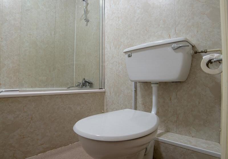 Четырехместный Номер Стандарт, George Hotel, Burslem, Stoke On Trent