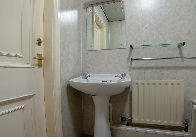 Четырехместный Номер Стандарт, George Hotel, Burslem, Stoke On Trent