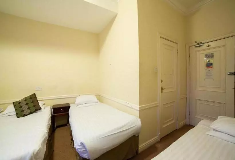 スタンダード４人部屋, George Hotel, Burslem, Stoke On Trent