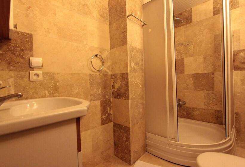 غرفة ديلوكس, Guven Cave