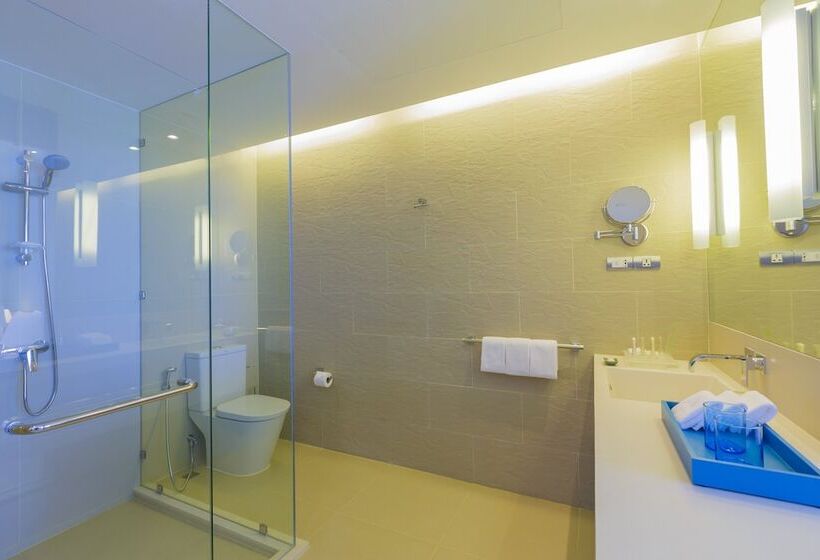 Номер Клуб, Holiday Inn Pattaya, An Ihg