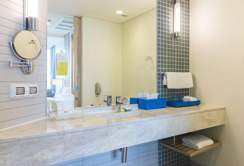 Номер Стандарт 2 Двуспальные Кровати, Holiday Inn Pattaya, An Ihg