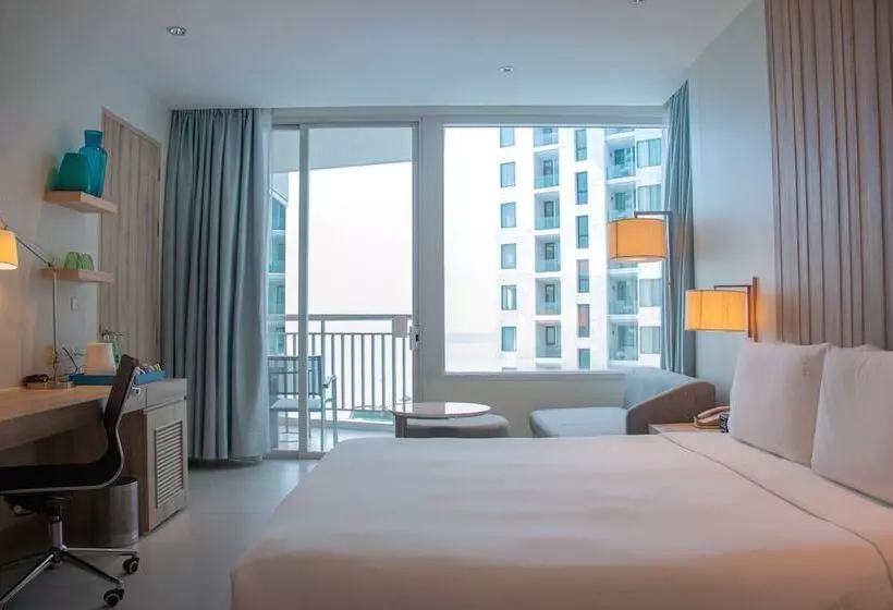 اتاق استاندارد با تخت دوبل و چشم‌انداز دریا, Holiday Inn Pattaya, An Ihg