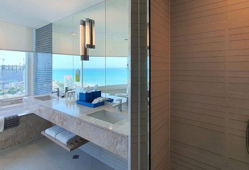 Номер Стандарт Двуспальная Кровать Вид на Море, Holiday Inn Pattaya, An Ihg