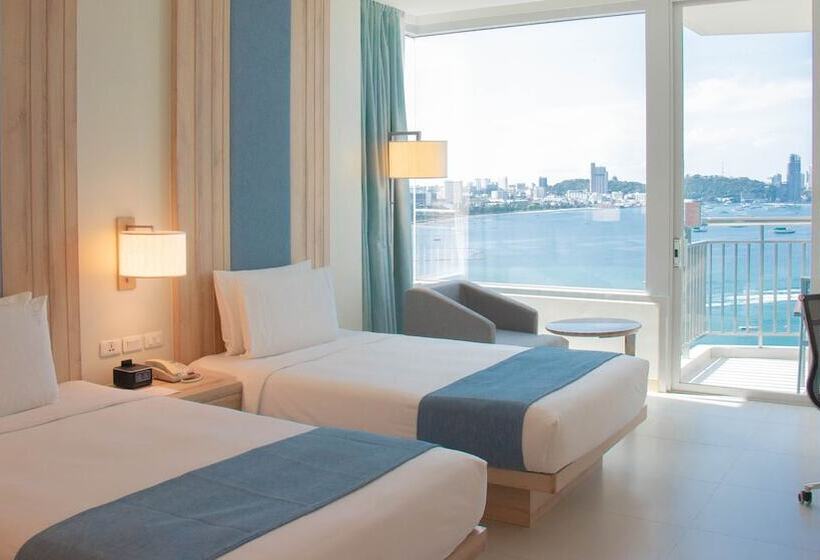 Номер Премиум, Holiday Inn Pattaya, An Ihg