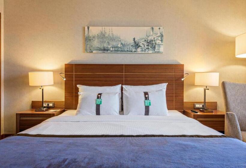 キングサイズベッドのエクゼクティブルーム, Holiday Inn Sisli, An Ihg