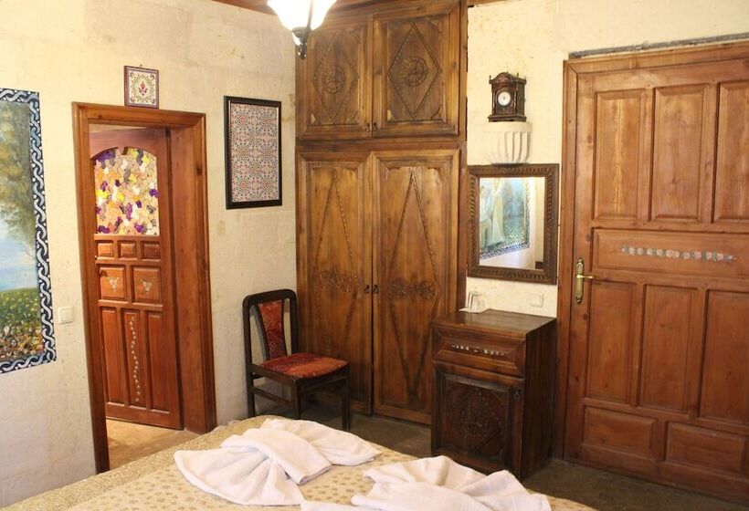 디럭스 룸, Kismet Cave House