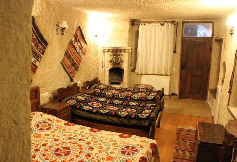 디럭스 룸, Kismet Cave House