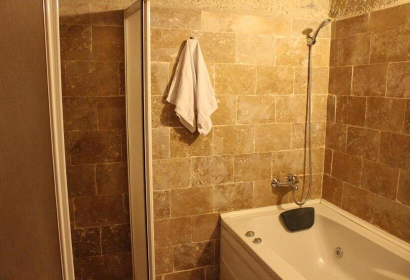 디럭스 룸, Kismet Cave House