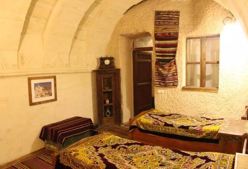 Perhesviitti, Kismet Cave House