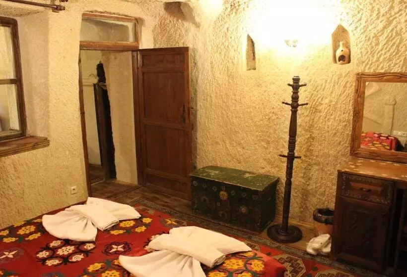 Perhesviitti, Kismet Cave House