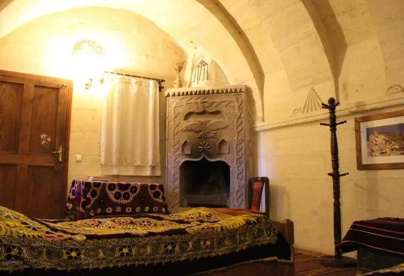 Perhesviitti, Kismet Cave House