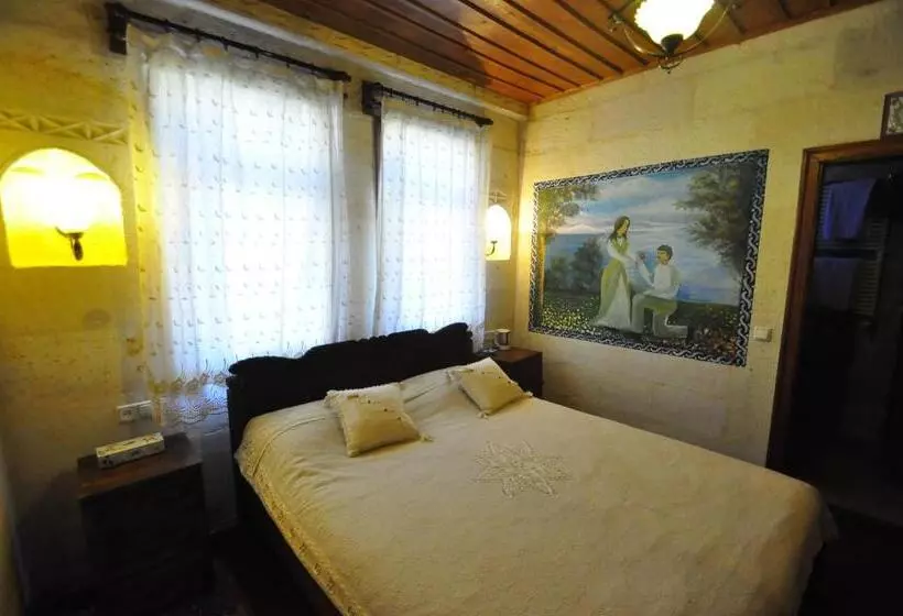 Deluxe-huone, Kismet Cave House