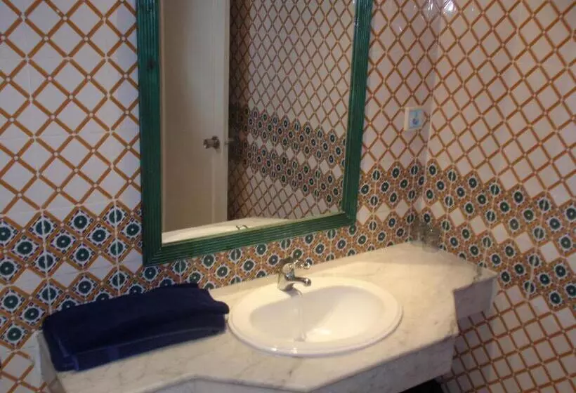 اتاق استاندارد یک نفره, Mezri