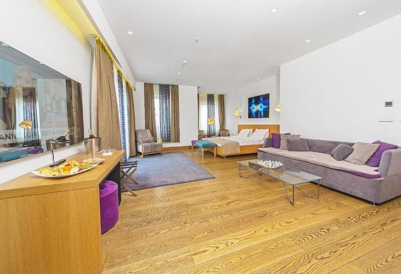 キングサイズベッドのスイートルーム, Misafir Suites 8 Istanbul