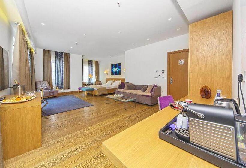 キングサイズベッドのスイートルーム, Misafir Suites 8 Istanbul