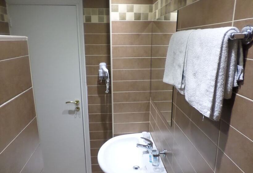 Номер Стандарт Трехместный, Nafsika Hotel Athens Centre