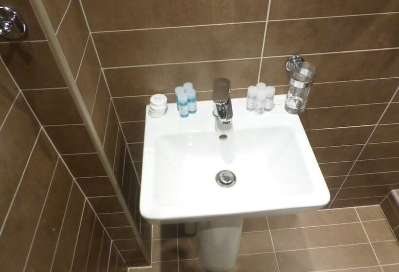 חדר סטנדרט לשלושה, Nafsika Hotel Athens Centre