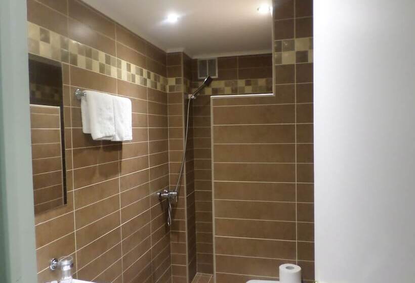 Номер Стандарт Трехместный, Nafsika Hotel Athens Centre