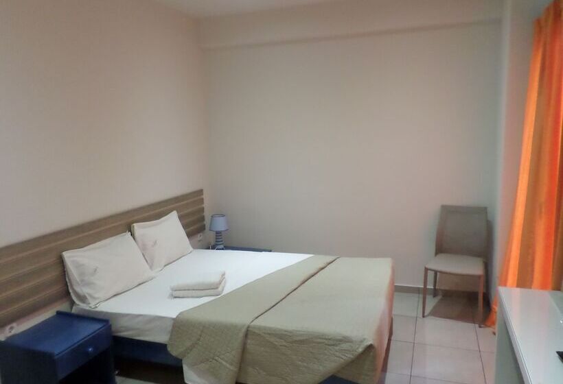 חדר סטנדרט לשלושה, Nafsika Hotel Athens Centre