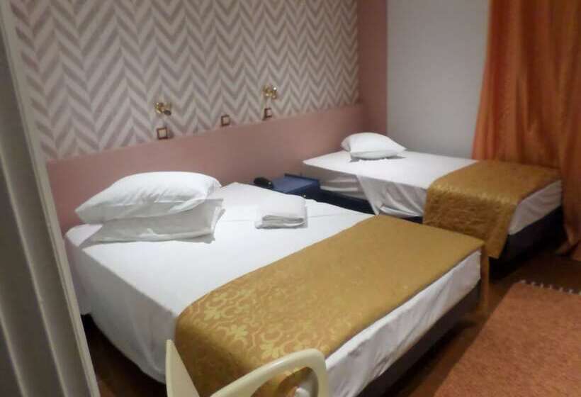 Номер Стандарт Трехместный, Nafsika Hotel Athens Centre