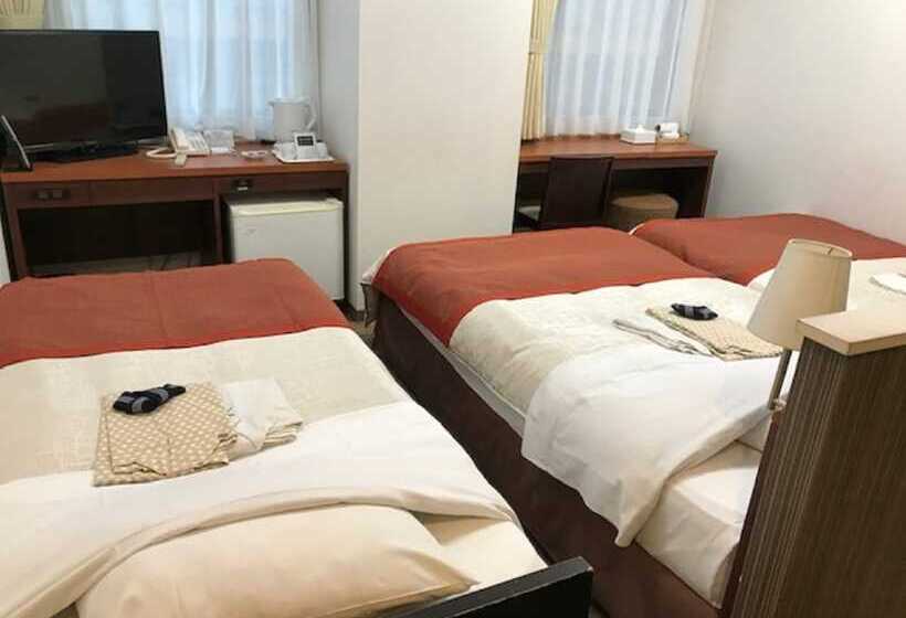 חדר סטנדרט לשלושה, New Ueno