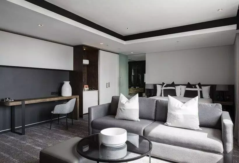 エクゼクティブスイート, The Capital 15 On Orange Hotel & Spa